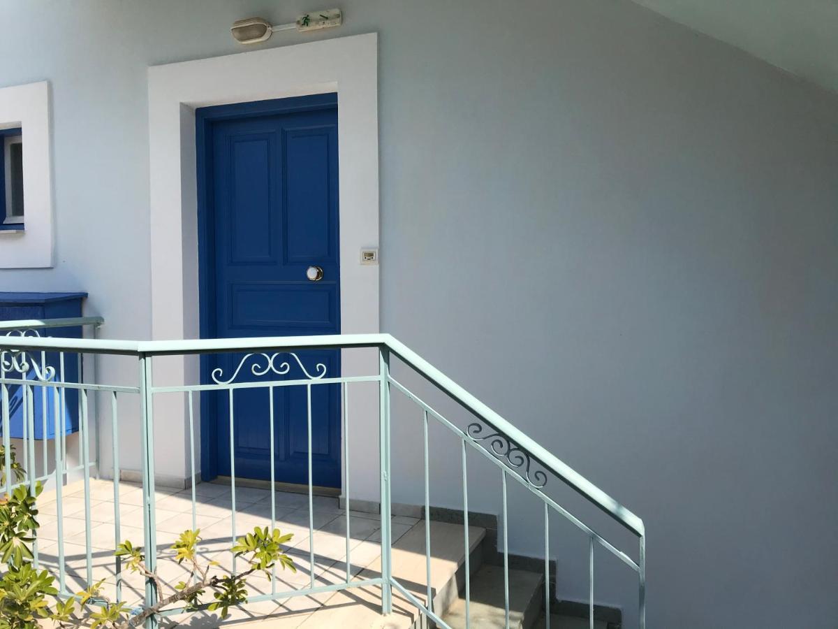 Ilias Apartments Фінікунда Екстер'єр фото