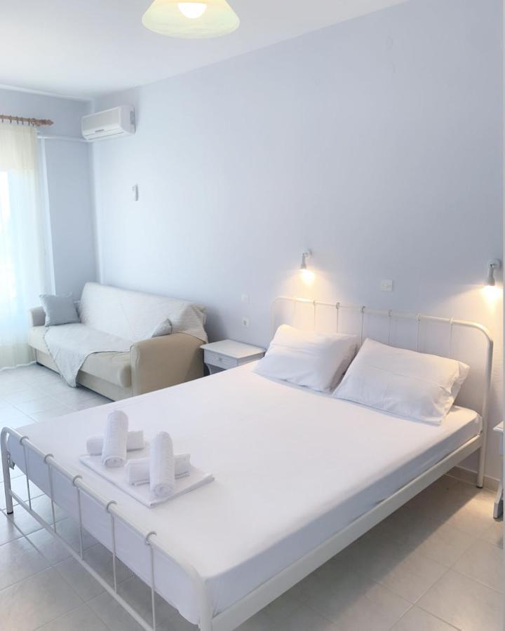 Ilias Apartments Фінікунда Екстер'єр фото