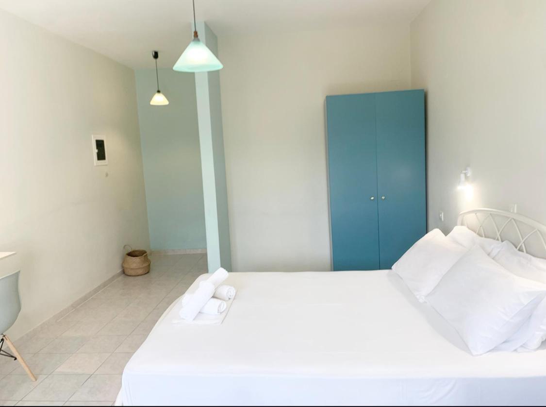 Ilias Apartments Фінікунда Екстер'єр фото