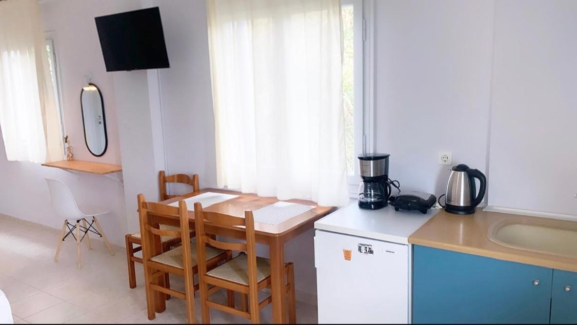 Ilias Apartments Фінікунда Екстер'єр фото