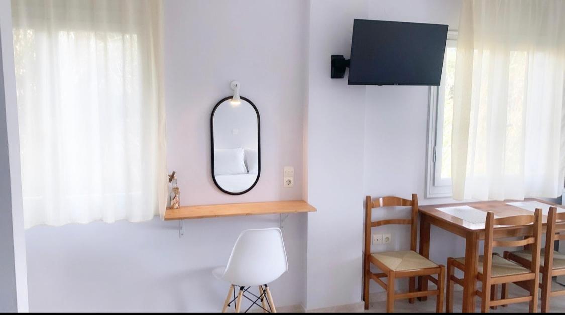 Ilias Apartments Фінікунда Екстер'єр фото