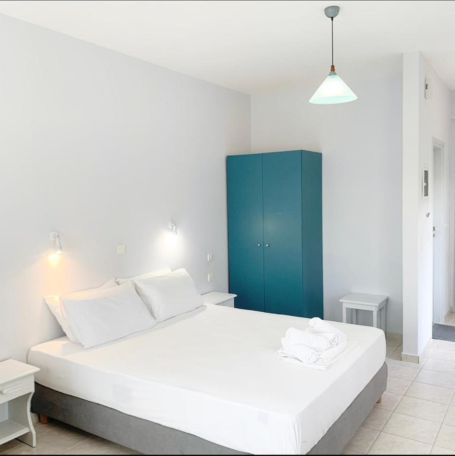 Ilias Apartments Фінікунда Екстер'єр фото