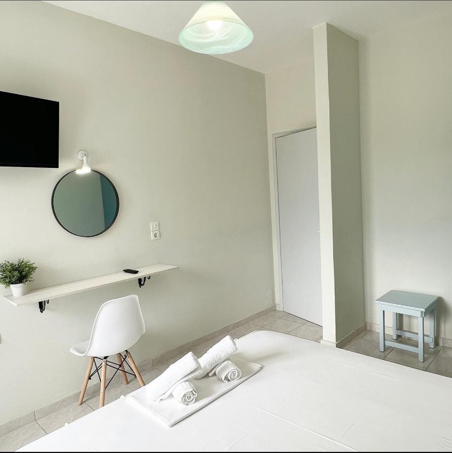 Ilias Apartments Фінікунда Екстер'єр фото