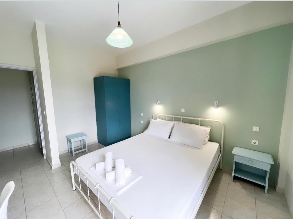 Ilias Apartments Фінікунда Екстер'єр фото