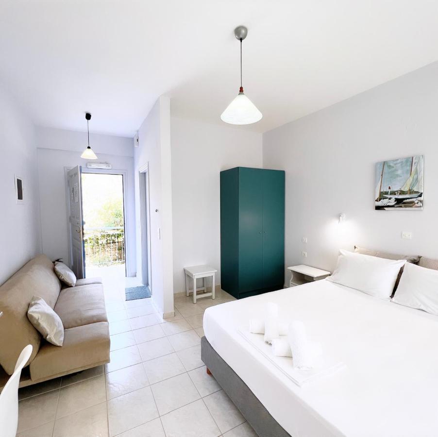 Ilias Apartments Фінікунда Екстер'єр фото