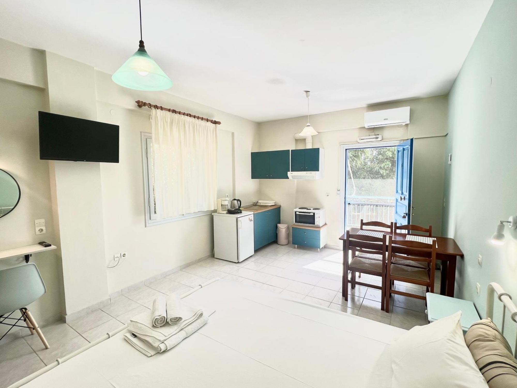Ilias Apartments Фінікунда Екстер'єр фото