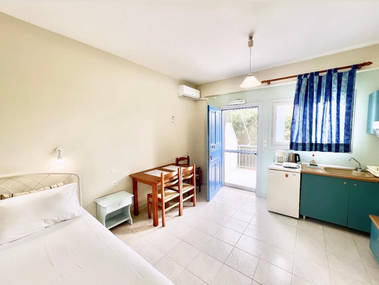 Ilias Apartments Фінікунда Номер фото