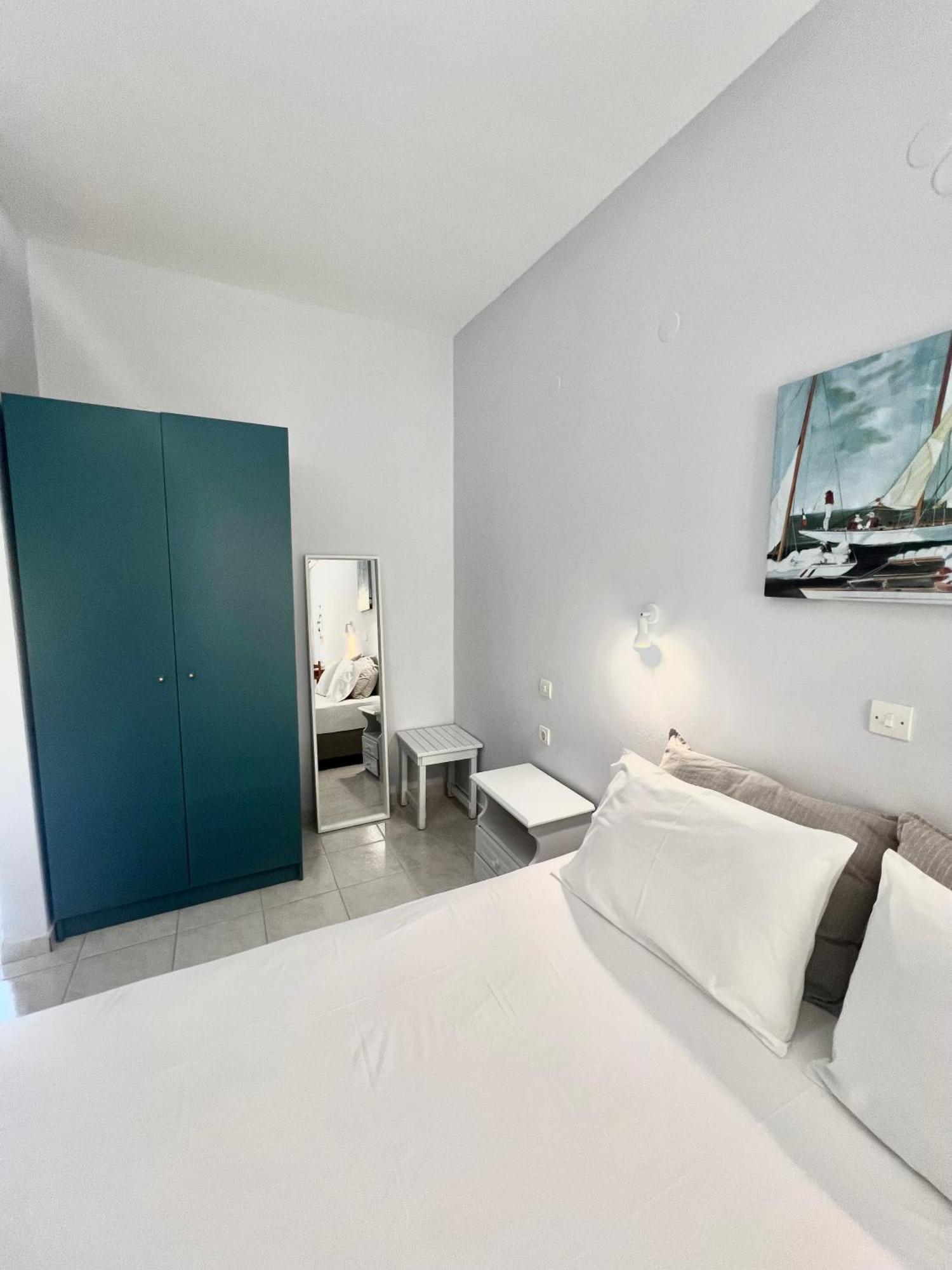 Ilias Apartments Фінікунда Екстер'єр фото